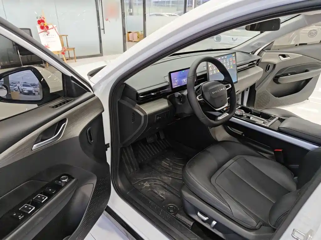 Wuling Motors Wuling Xingguang 2025 2024 Co-creation Edition 510 Advanced