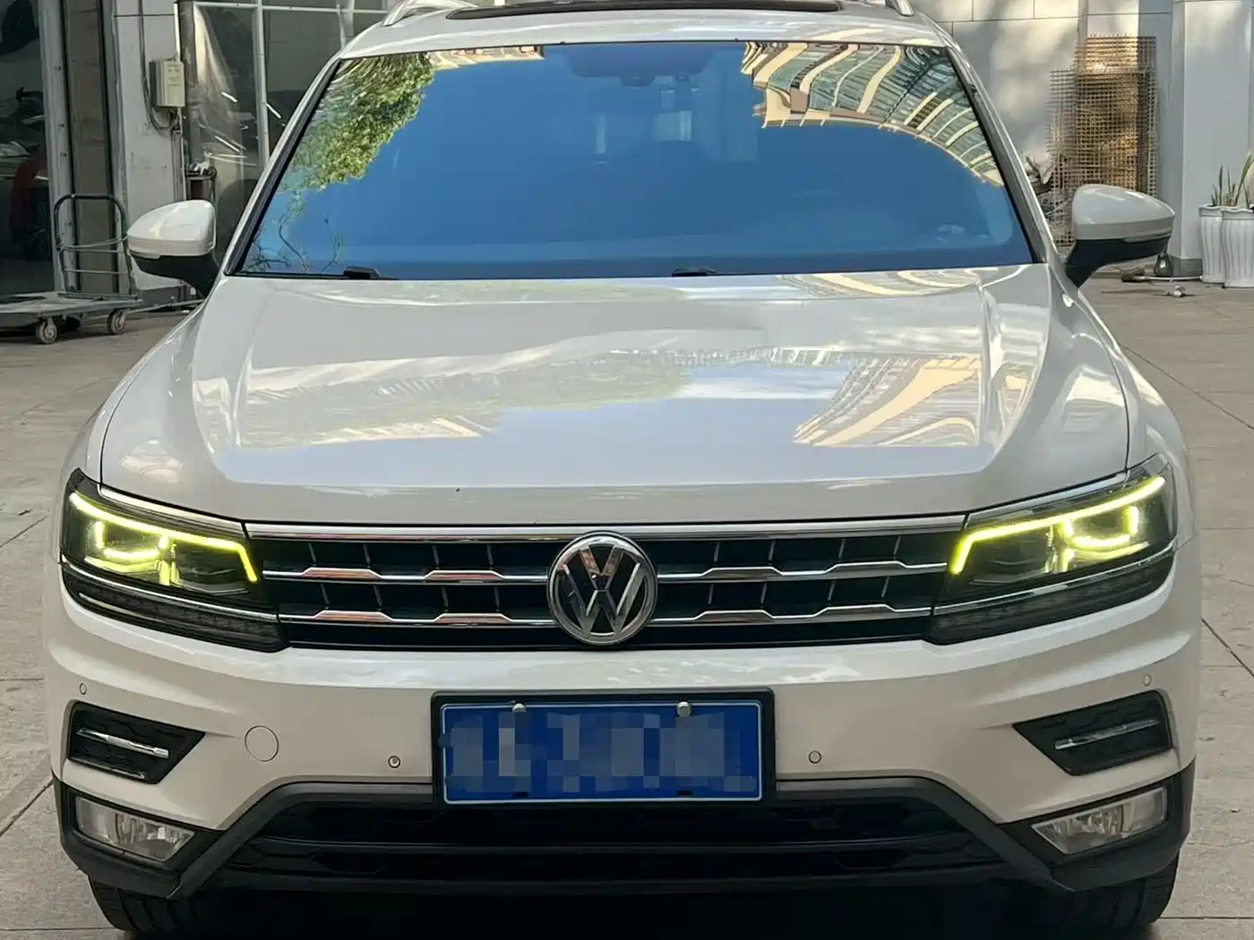 Volkswagen Tiguan L 2018 380TSI Automatic AWD Luxury Edition фото 2