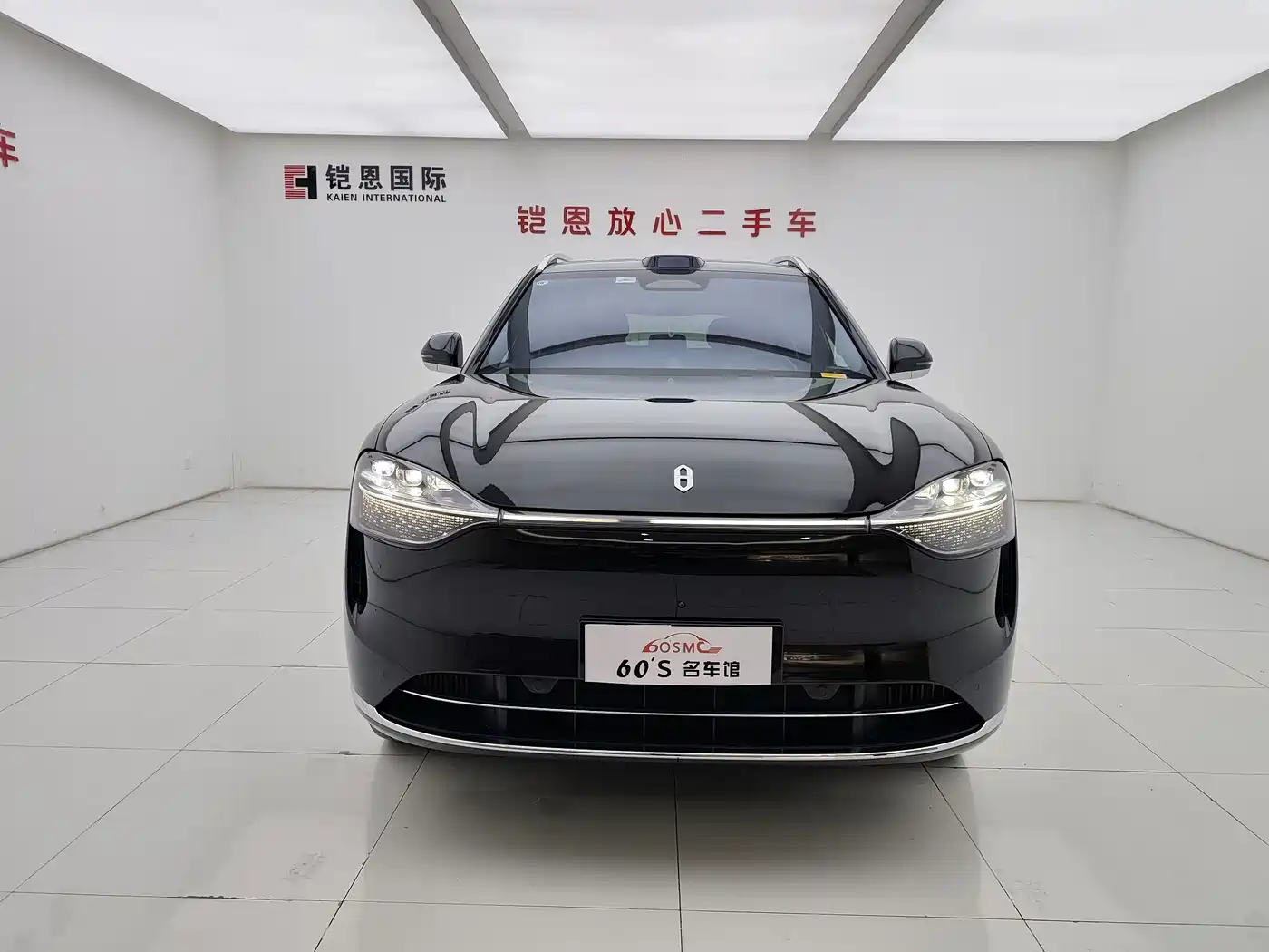 AITO Wenjie AITO M9 2024 Extended Range Max 42kWh 5-seater фото 2
