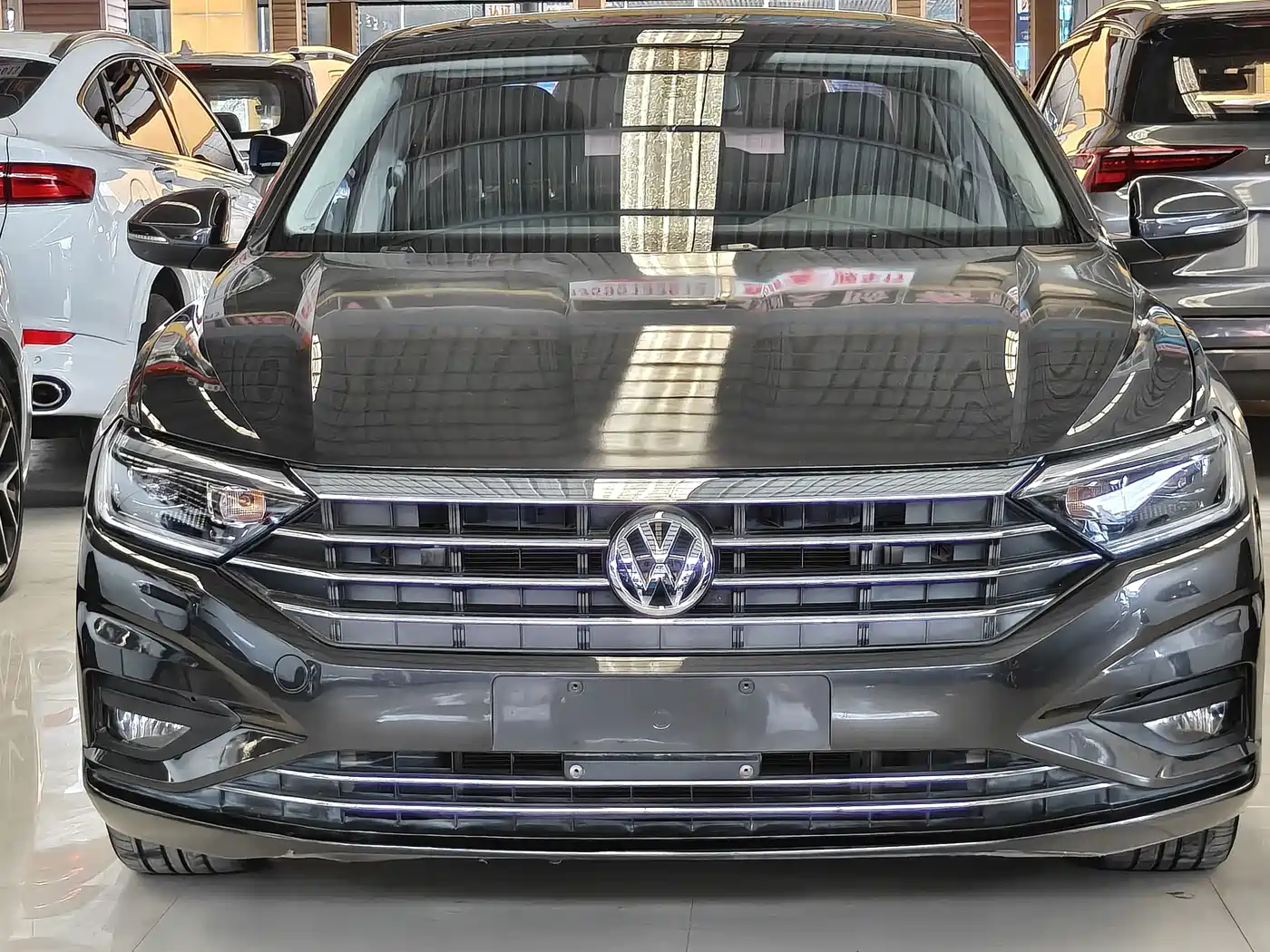 VOLKSWAGEN SAGITAR