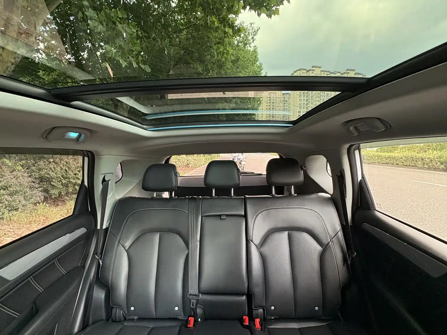 Фото 23 - Roewe RX5