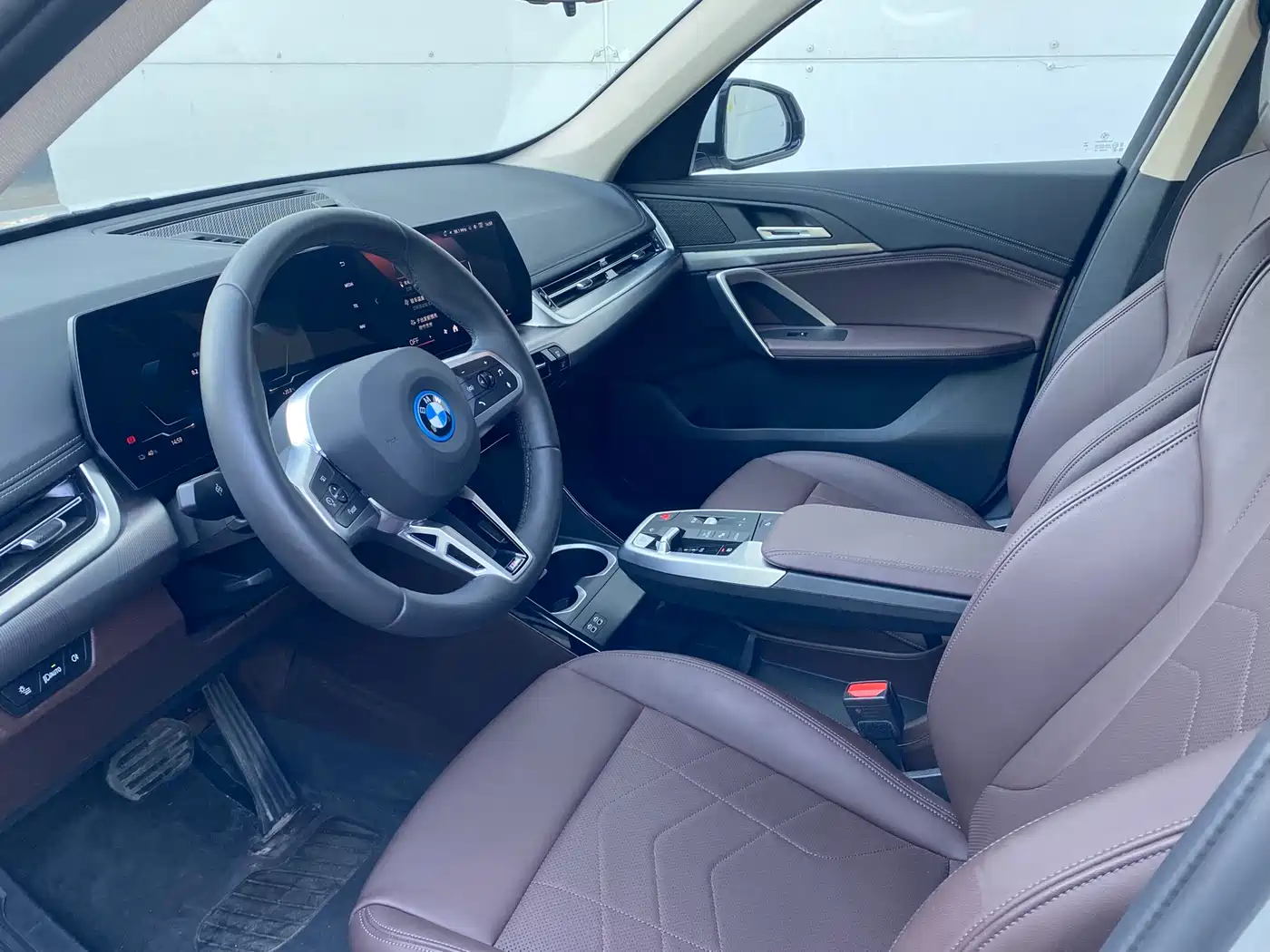 BMW iX1 2025 eDrive25L M Sport Package фото 17