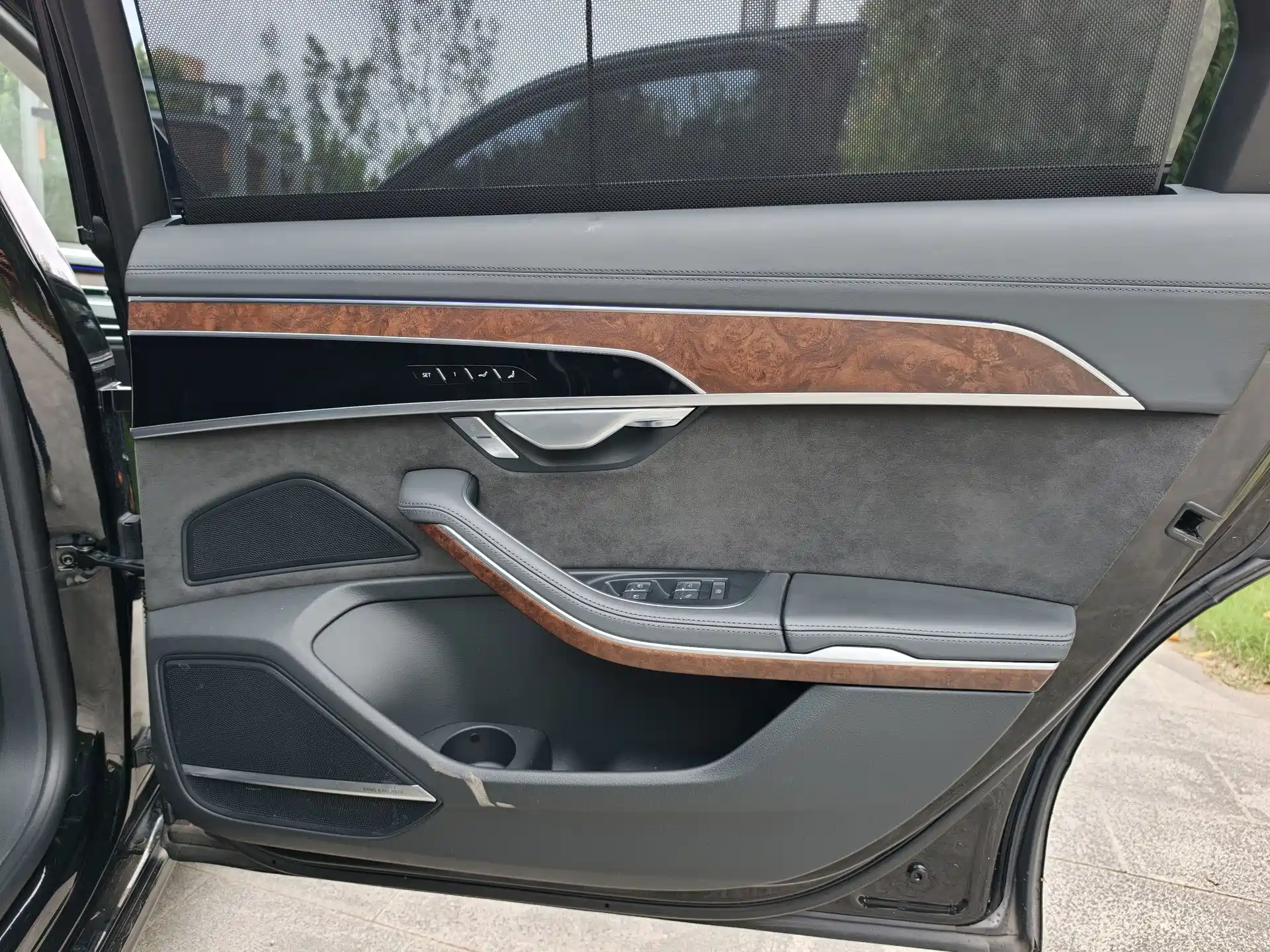 Фото 25 - Audi A8