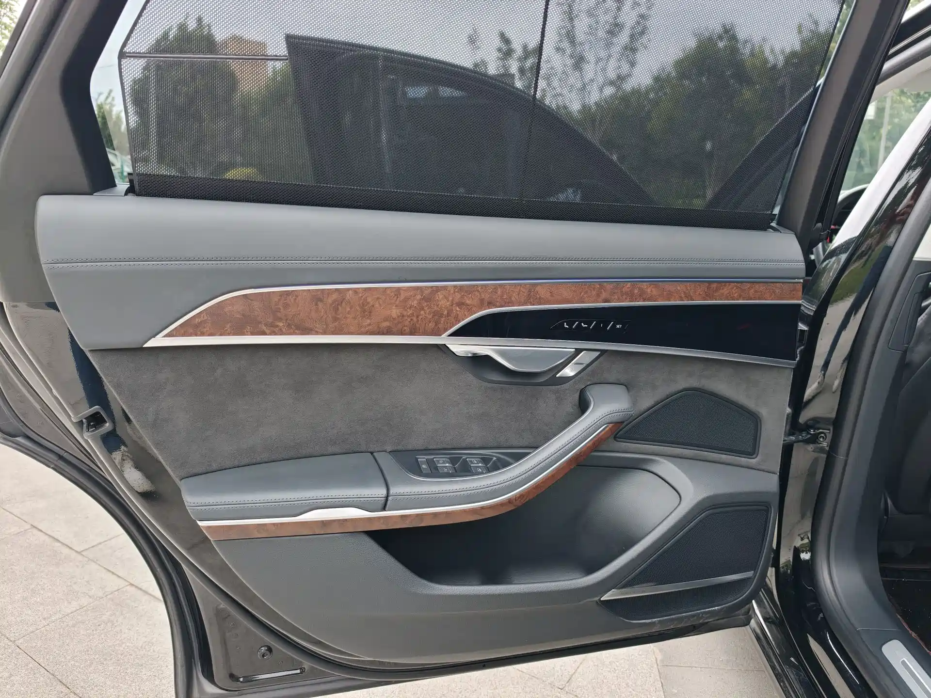 Фото 24 - Audi A8