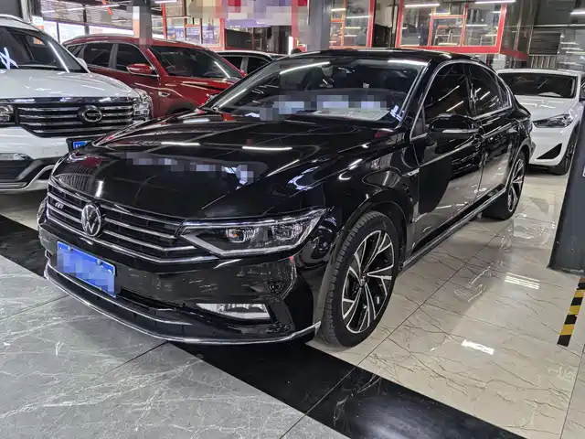Volkswagen Magotan 330TSI DSG, Люкс