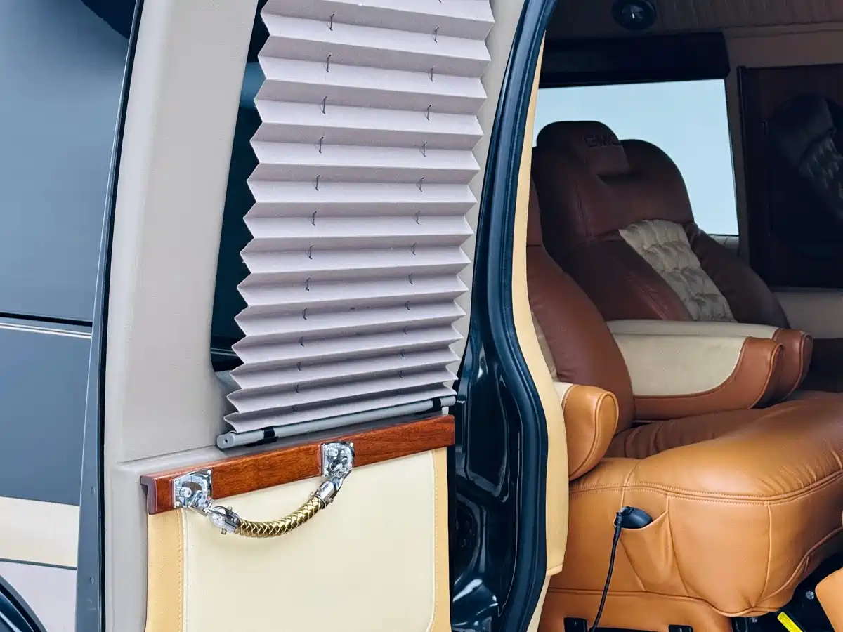 GMC Savana 2012 2011 6.0L Business Star 10-seater