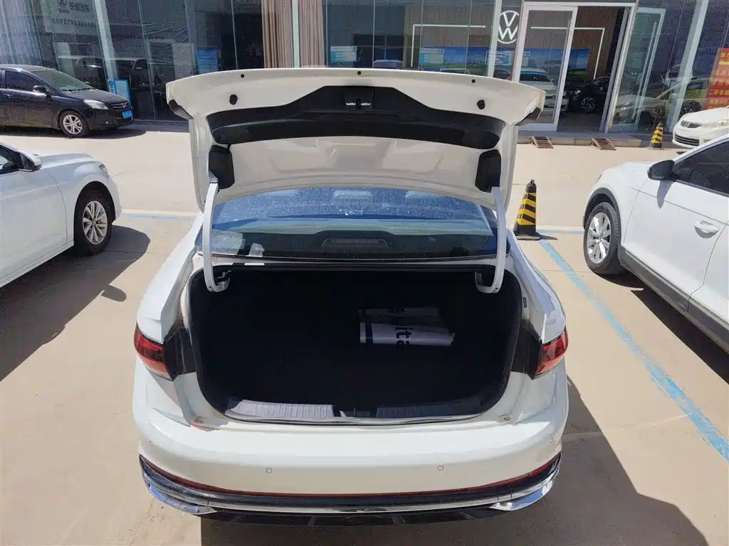 Volkswagen Sagitar 2023 300TSI DSG Surpassing Edition фото 19