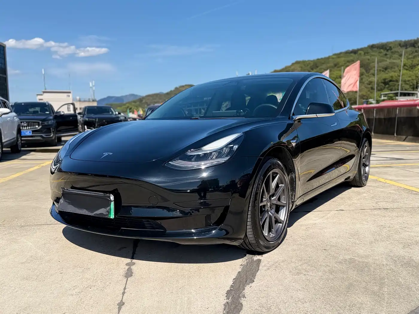 TESLA MODEL 3
