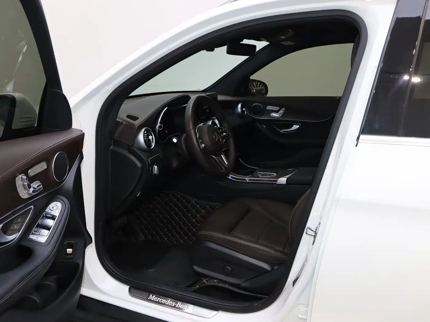 Mercedes-Benz GLC 2022 Facelift GLC 260 L 4MATIC Luxury Model фото 14