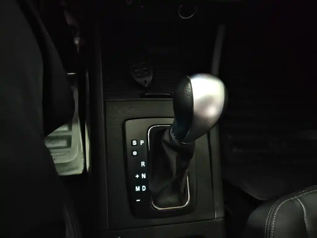 BAIC Senova X65 2016 2015 2.0T Automatic Elite