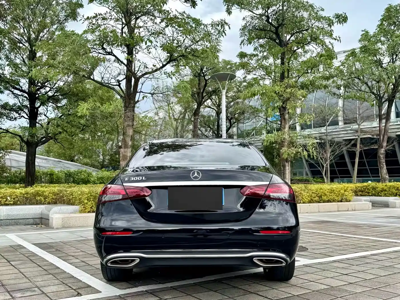 Mercedes-Benz E-Class 2023 E 300 L Fashion фото 9