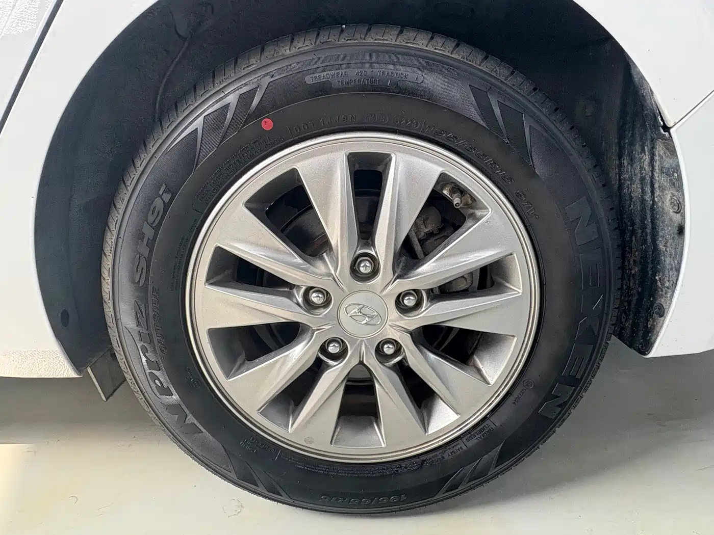 Hyundai Elantra 2017 1.6L Automatic Joy Value GLS фото 11