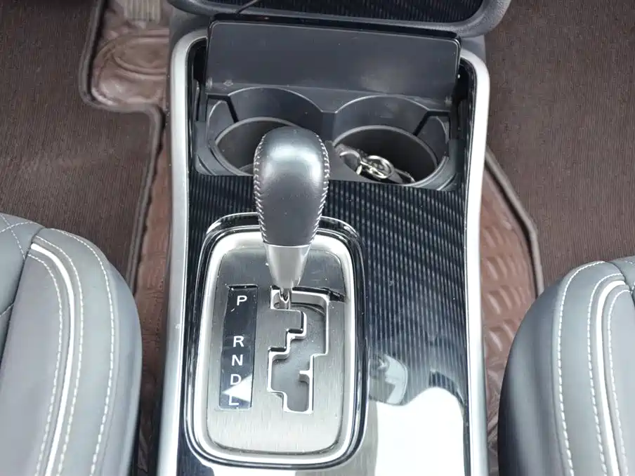 Mitsubishi Outlander 2021 2.4L 4WD Deluxe Edition 7-Seater фото 8