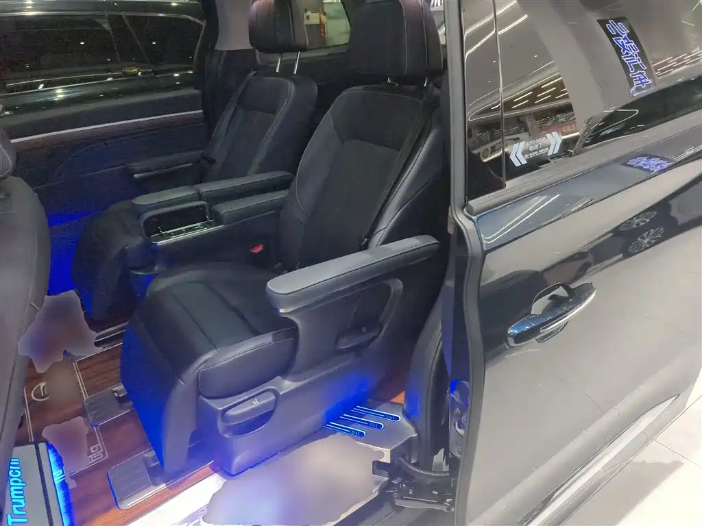 GAC Trumpchi Trumpchi M8 2021 Leading Show Series 390T Prestige Edition фото 13