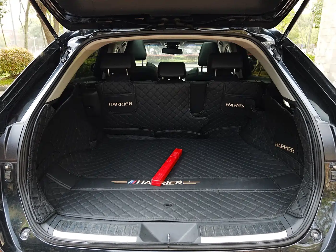 Toyota Lingfang HARRIER 2022 2.0L CVT 2WD Premium Edition фото 3