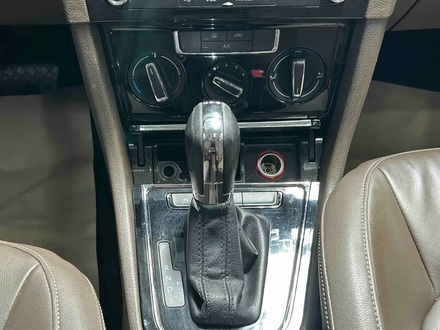 Volkswagen Bora 2013 1.4T Automatic Comfort фото 20