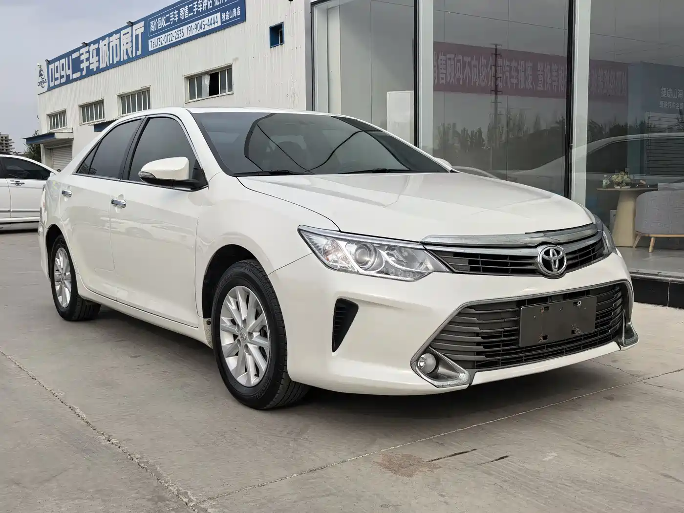 Toyota Camry 2016 2.0G 10th Anniversary Leading Edition