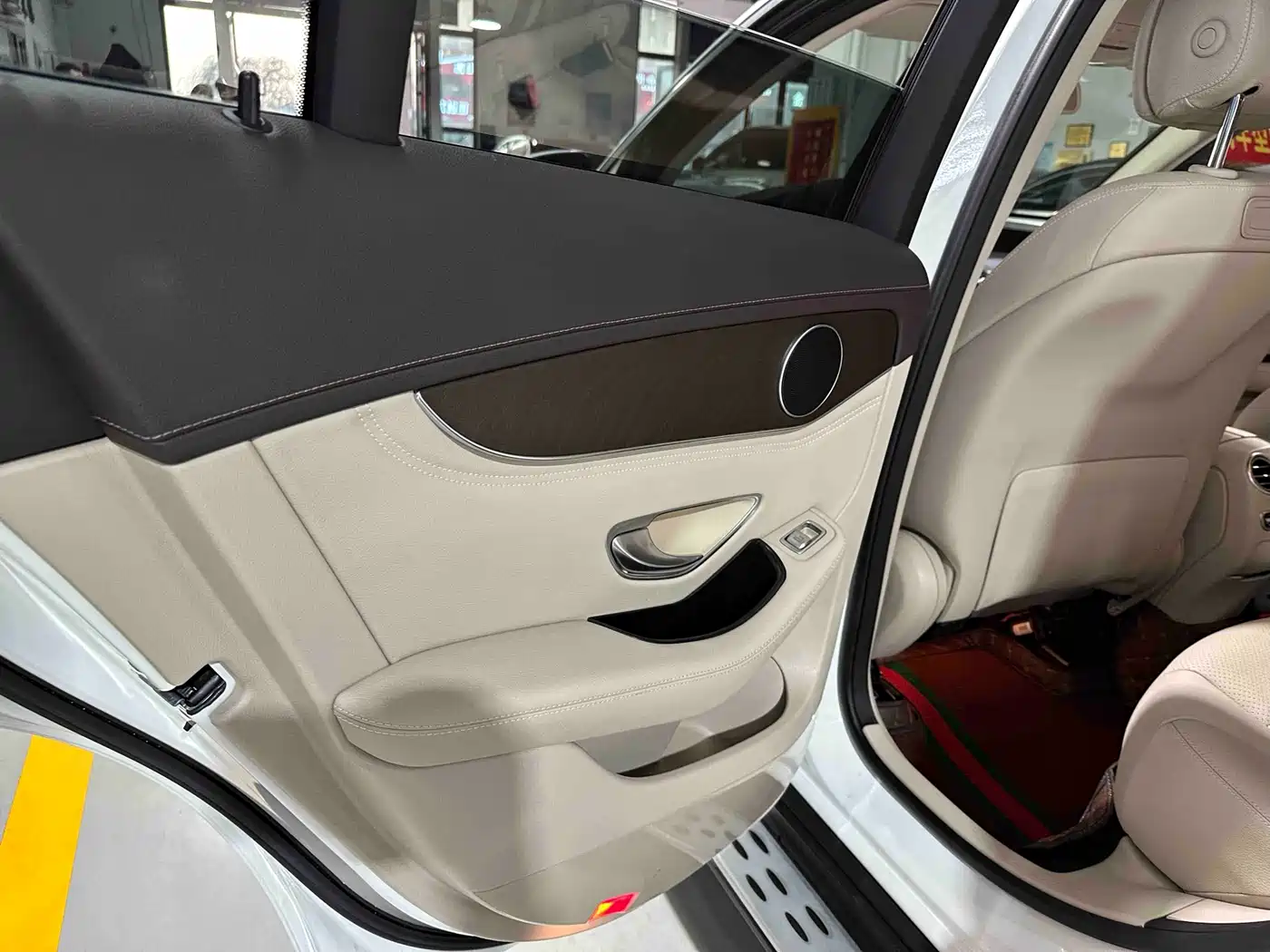 Mercedes-Benz GLC 2018 GLC 300 4MATIC Dynamic фото 10