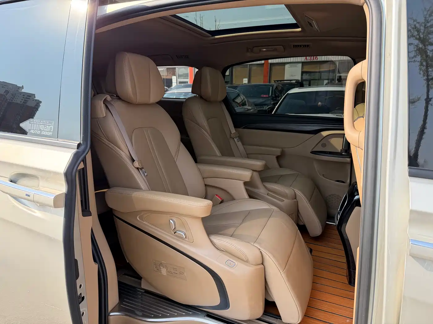 Buick GL8 2021 ES Landlord 653T Luxury фото 13