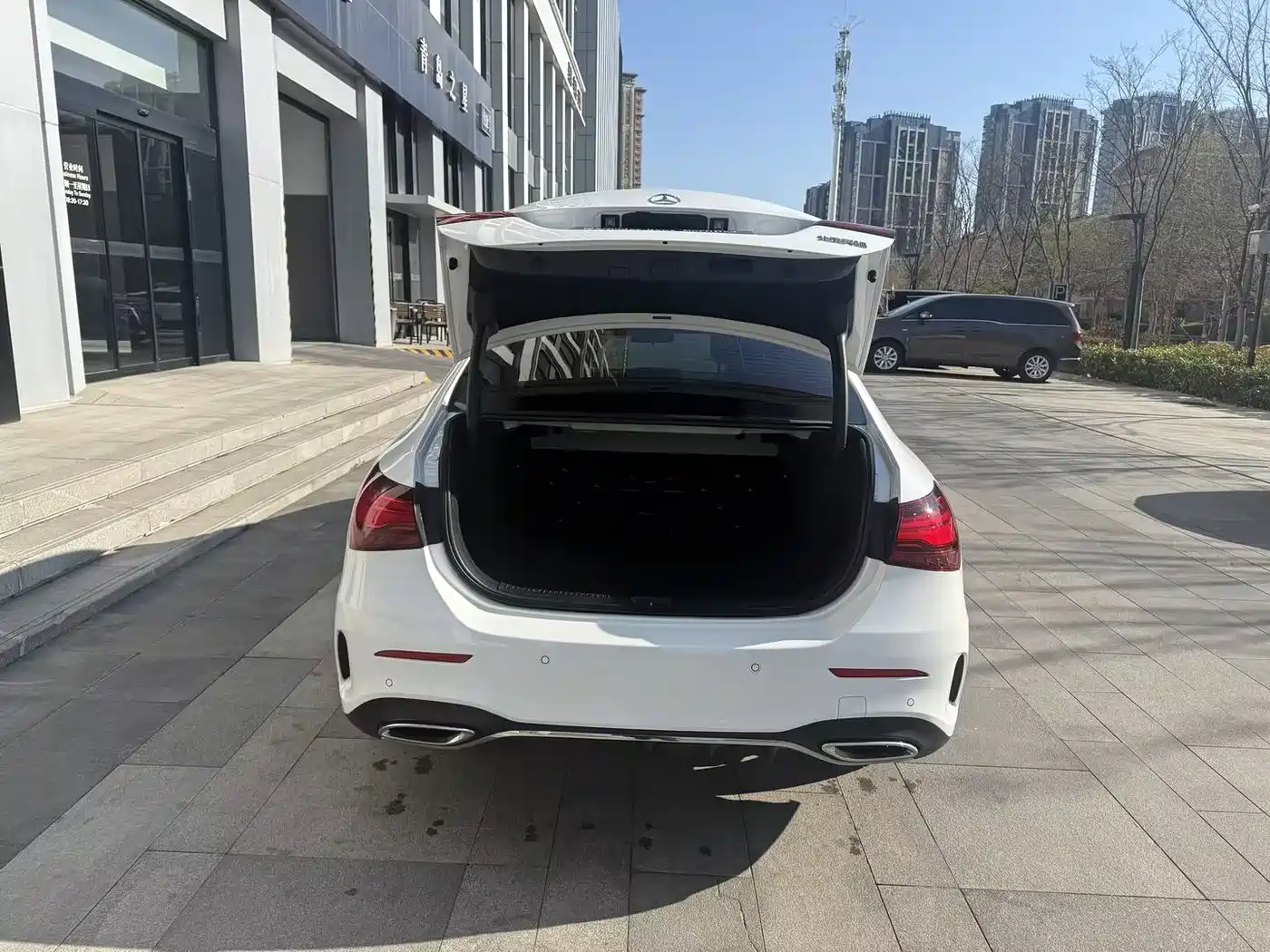 Mercedes-Benz A-Class 2023 A 200 L Fashion фото 11