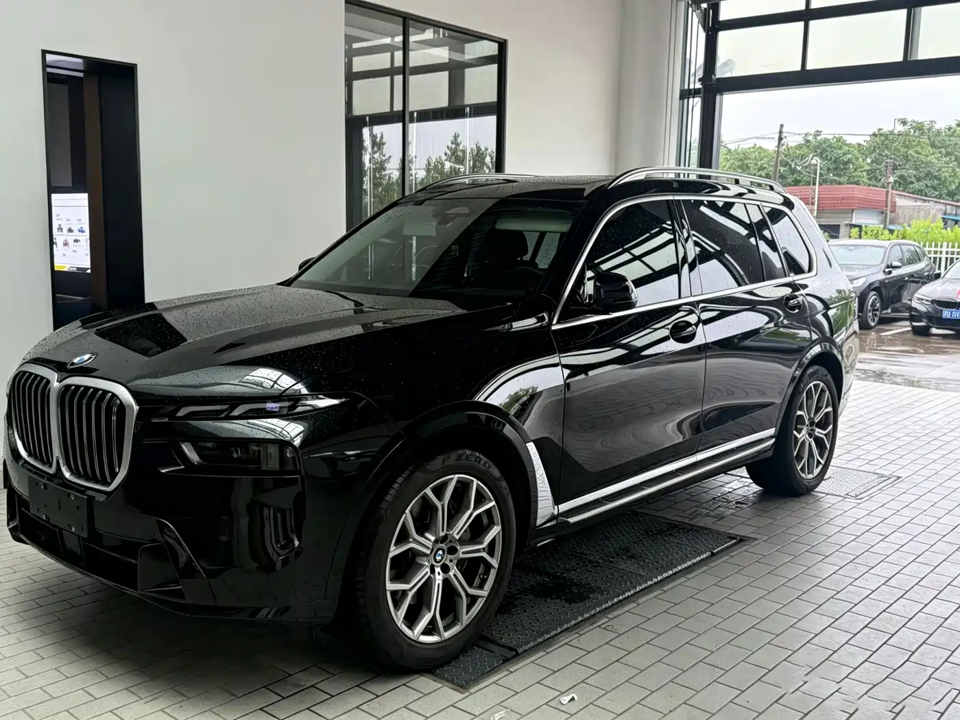 BMW X7 2023 xDrive40i Leading Luxury Package