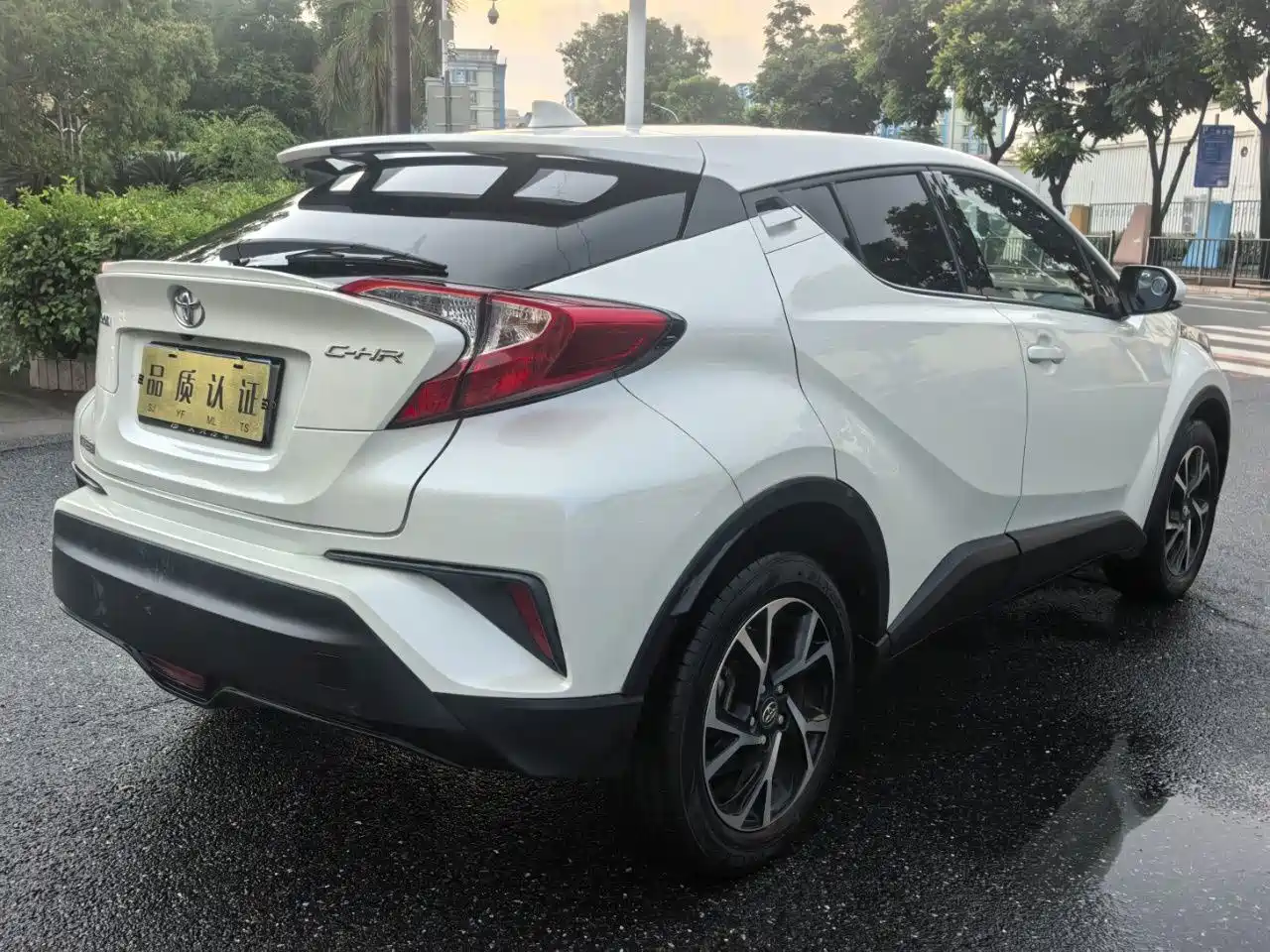 Toyota C-HR 2019 2018 2.0L Leading Edition China VI
