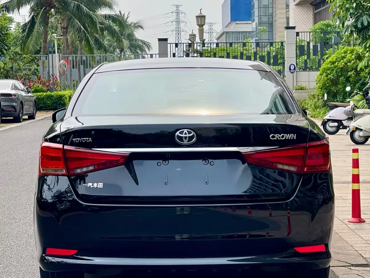 Toyota Crown 2015 2.0T Pioneer фото 8