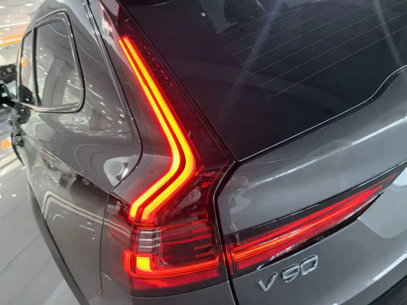 Volvo V90 2024 2024 Cross Country B5 AWD Wisdom Edition