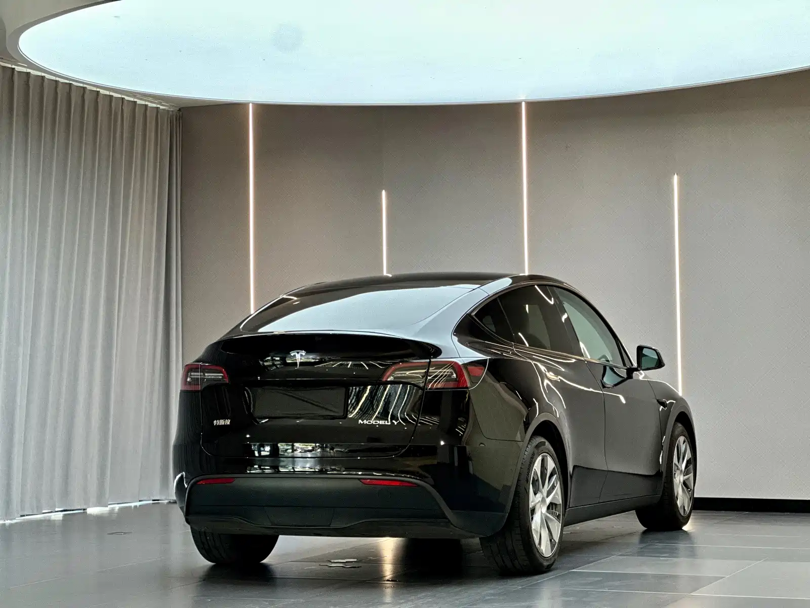 Фото 8 - Tesla Model Y