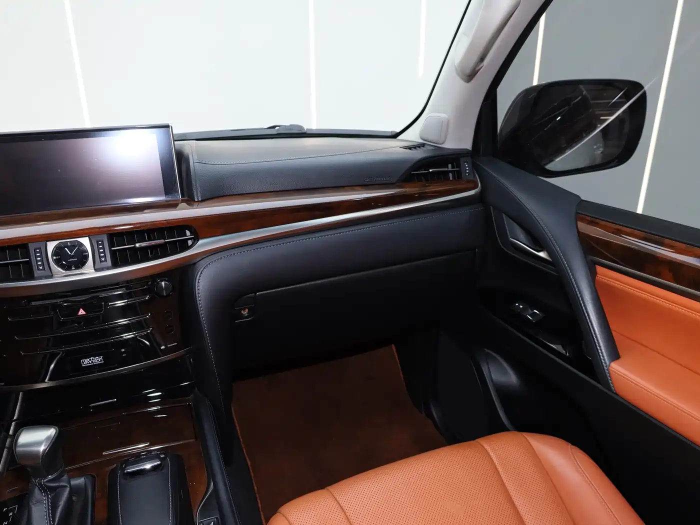Lexus LX 2016 570 Dynamic Luxury Edition фото 17