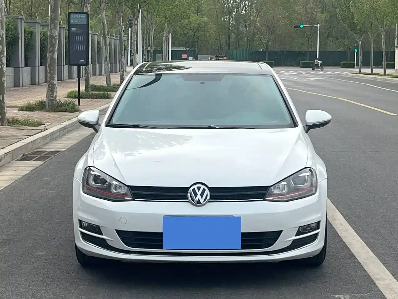 Volkswagen Golf 2016 1.6L Automatic Comfort фото 2