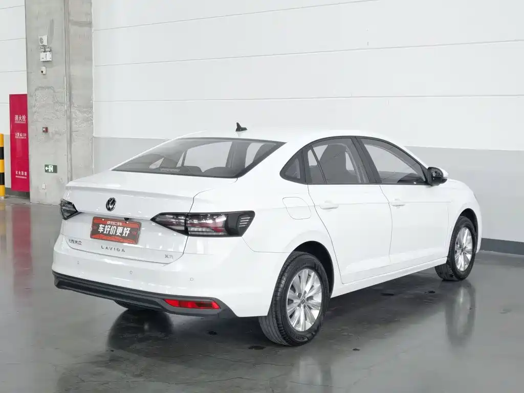 Volkswagen Lavida, миниатюра 2