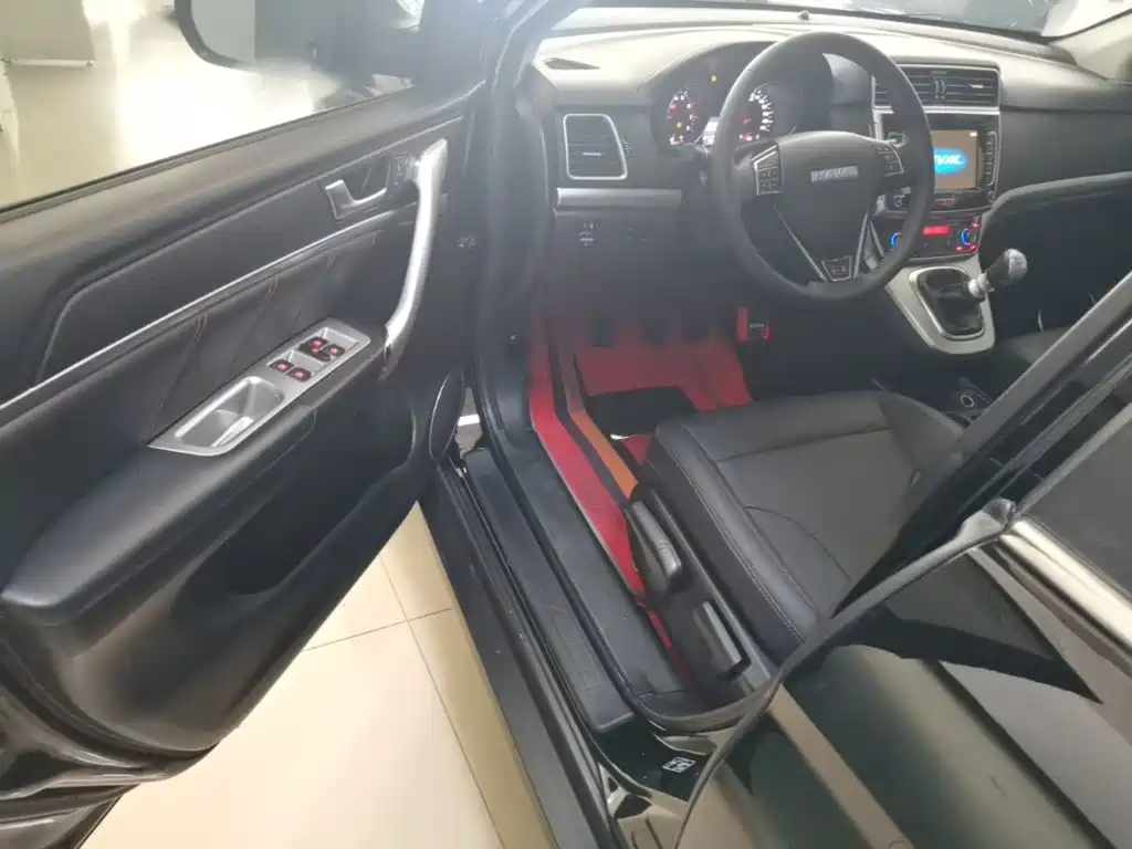 Фото 16 - Haval M6
