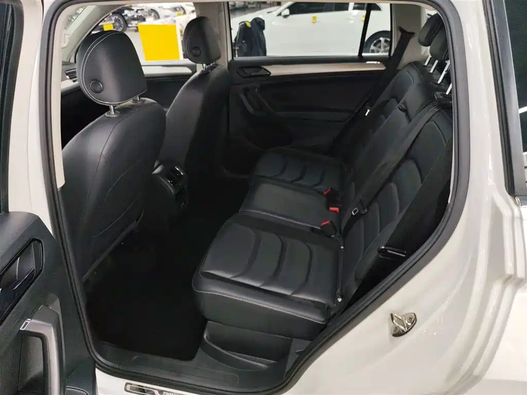 Volkswagen Tiguan L 2017 330TSI Automatic 2WD Comfort Edition фото 17