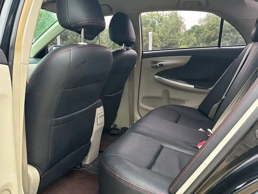 Photo 7 - Toyota Corolla