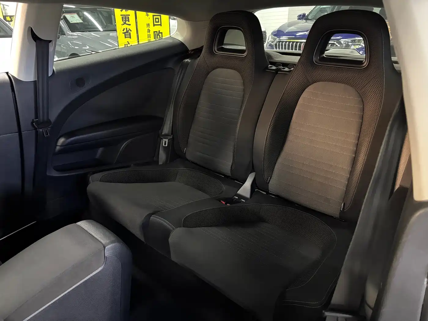 Volkswagen Scirocco 2011 1.4TSI Single Turbo Style Edition фото 8