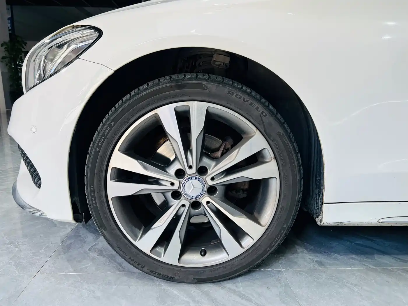 Mercedes-Benz C-Class 2016 2015 C 200 L 4MATIC