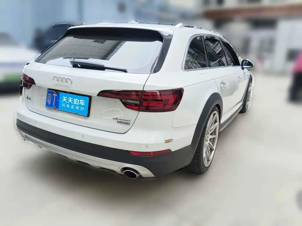 Фото 2 - Audi A4 (Import)