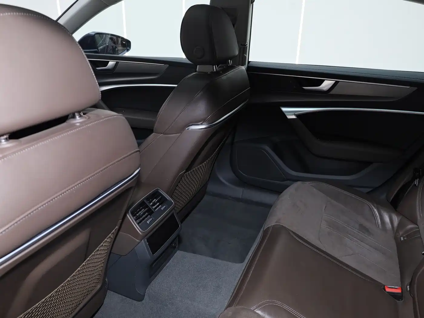 Audi A7L 2024 45TFSI S-line Dream Edition Crystal Package фото 19