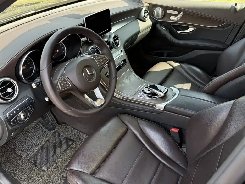 Mercedes-Benz GLC 2018 GLC 300 4MATIC Dynamic фото 14