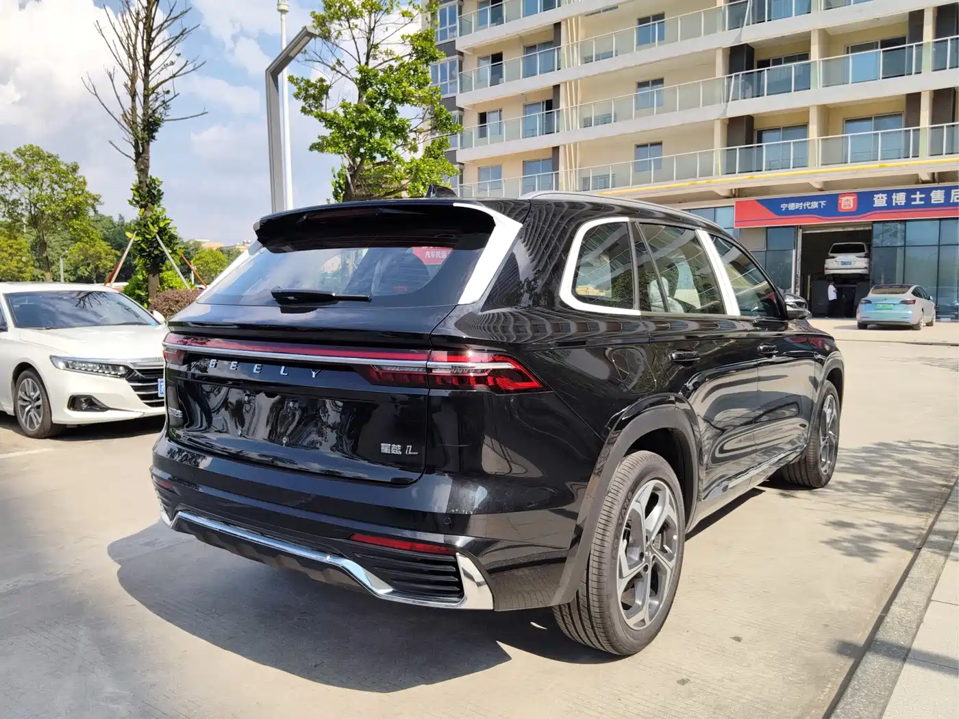 Geely Monjaro 2026 2026 2.0TD DCT Changfeng Mountain Crosser Edition