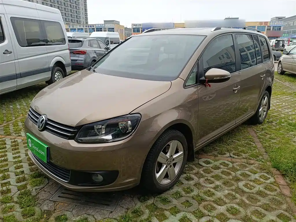 Volkswagen Touran 2015 1.4T DSG Comfort Edition 5-seater фото 2