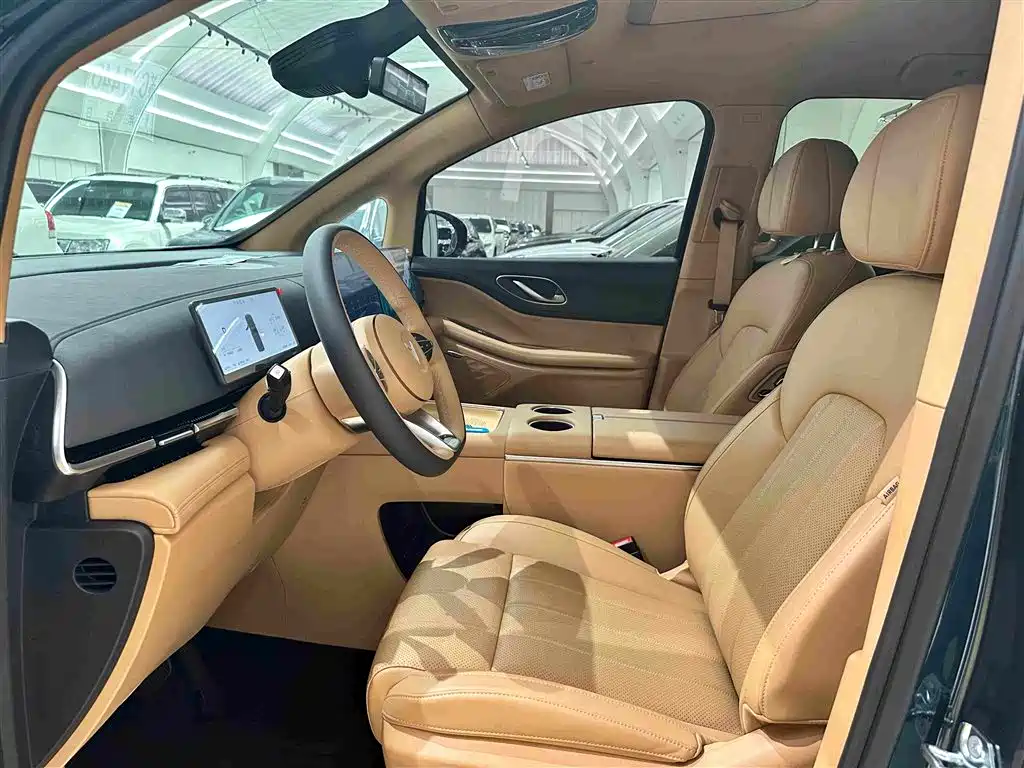 Voyah Auto Voyah Dreamer 2026 2025 PHEV 4WD Kunpeng Premium Edition
