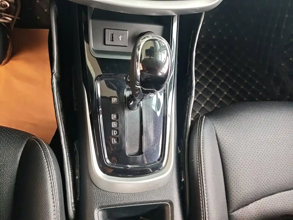 Nissan Tiida, миниатюра 14