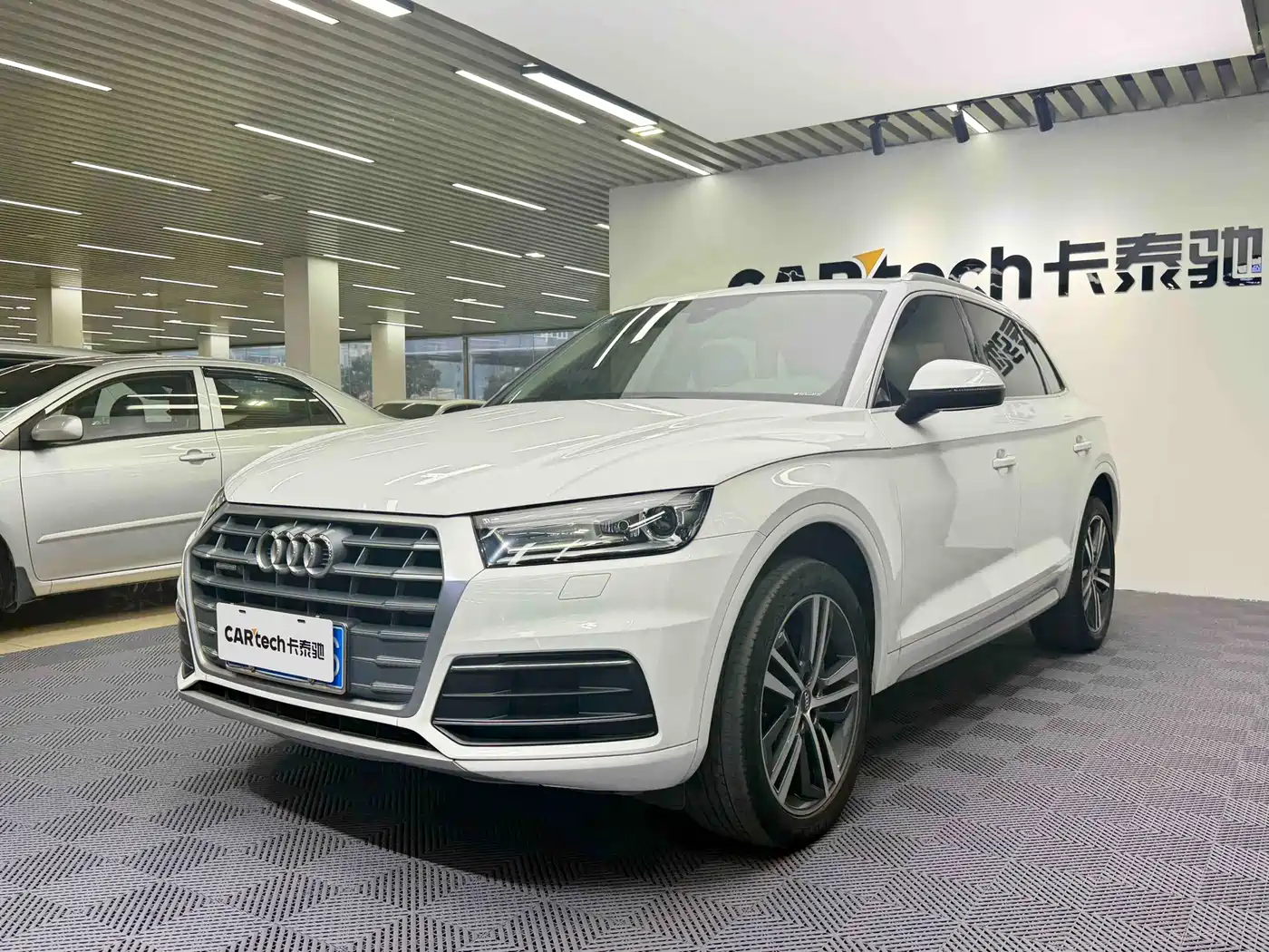 Audi Q5L 2020 40 TFSI Prestige Progressive фото 3
