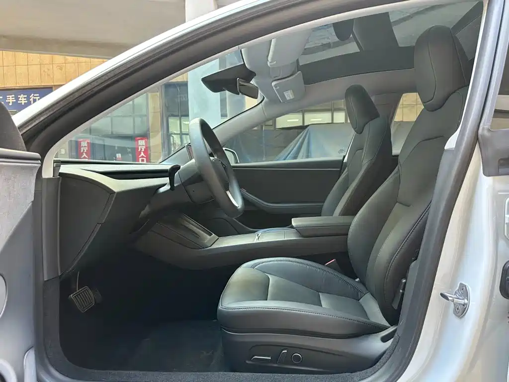 Фото 9 - Tesla Model 3