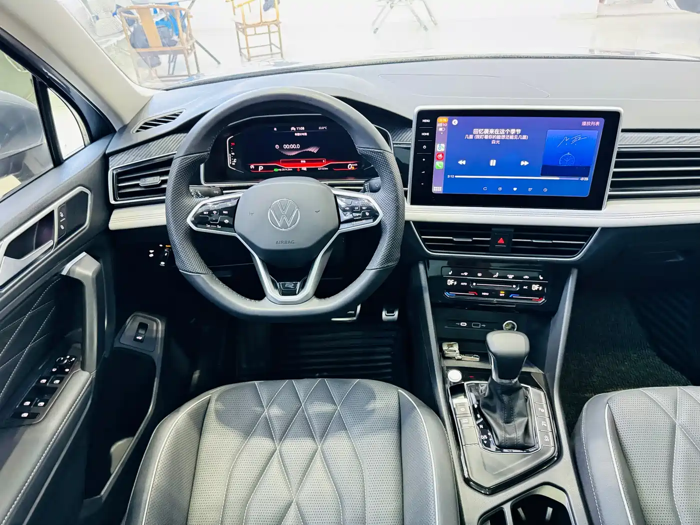 Volkswagen Tiguan L 2022 330TSI Auto 2WD R-Line Premium Edition фото 11
