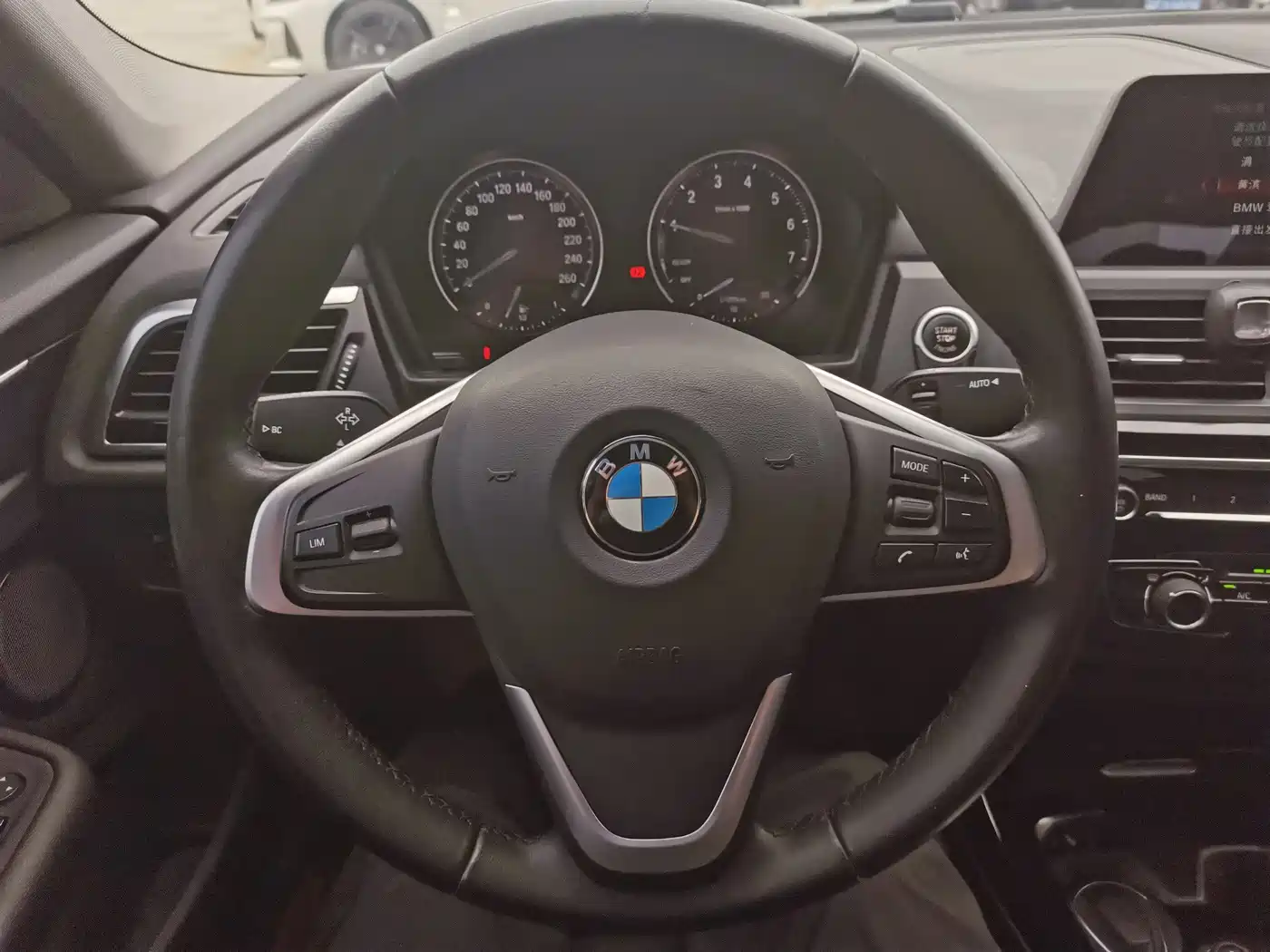 BMW 1 Series 2018 118i Sport Edition фото 18