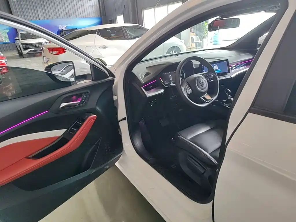 MG MG5 2024 2023 180DVVT CVT Luxury Edition