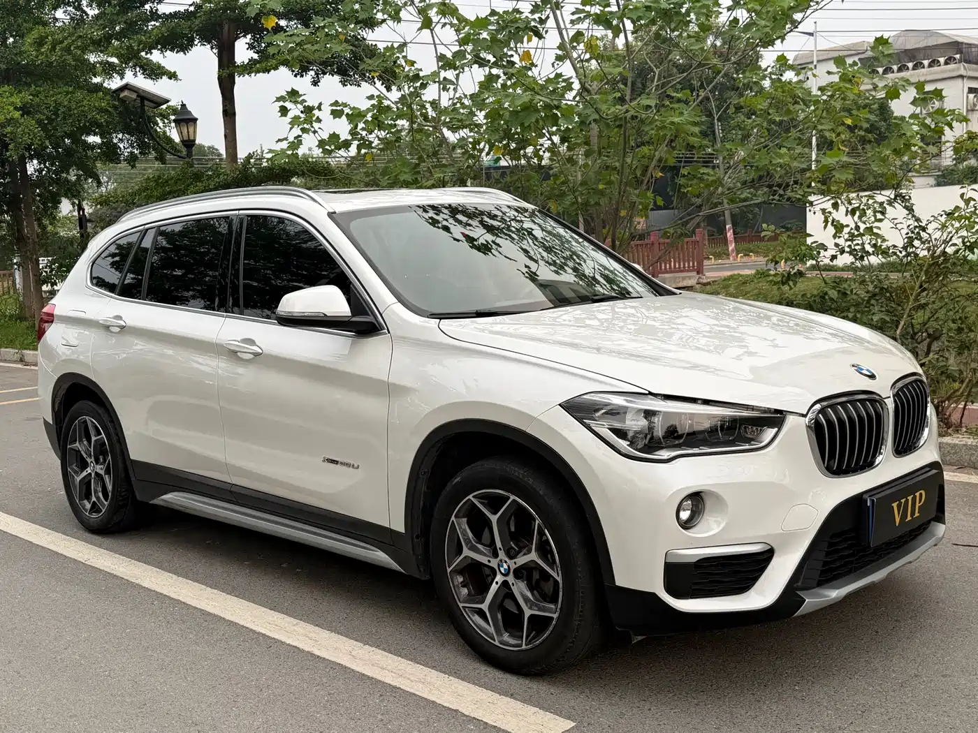 BMW X1 2018 xDrive20Li Premium Model фото 3